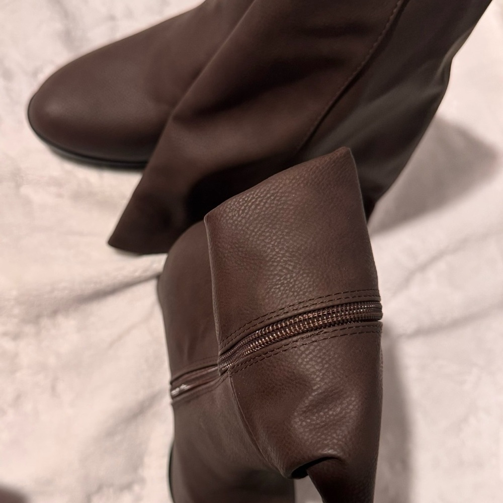 Chic Over the Knee Brown Boots - Picture 2 of 5